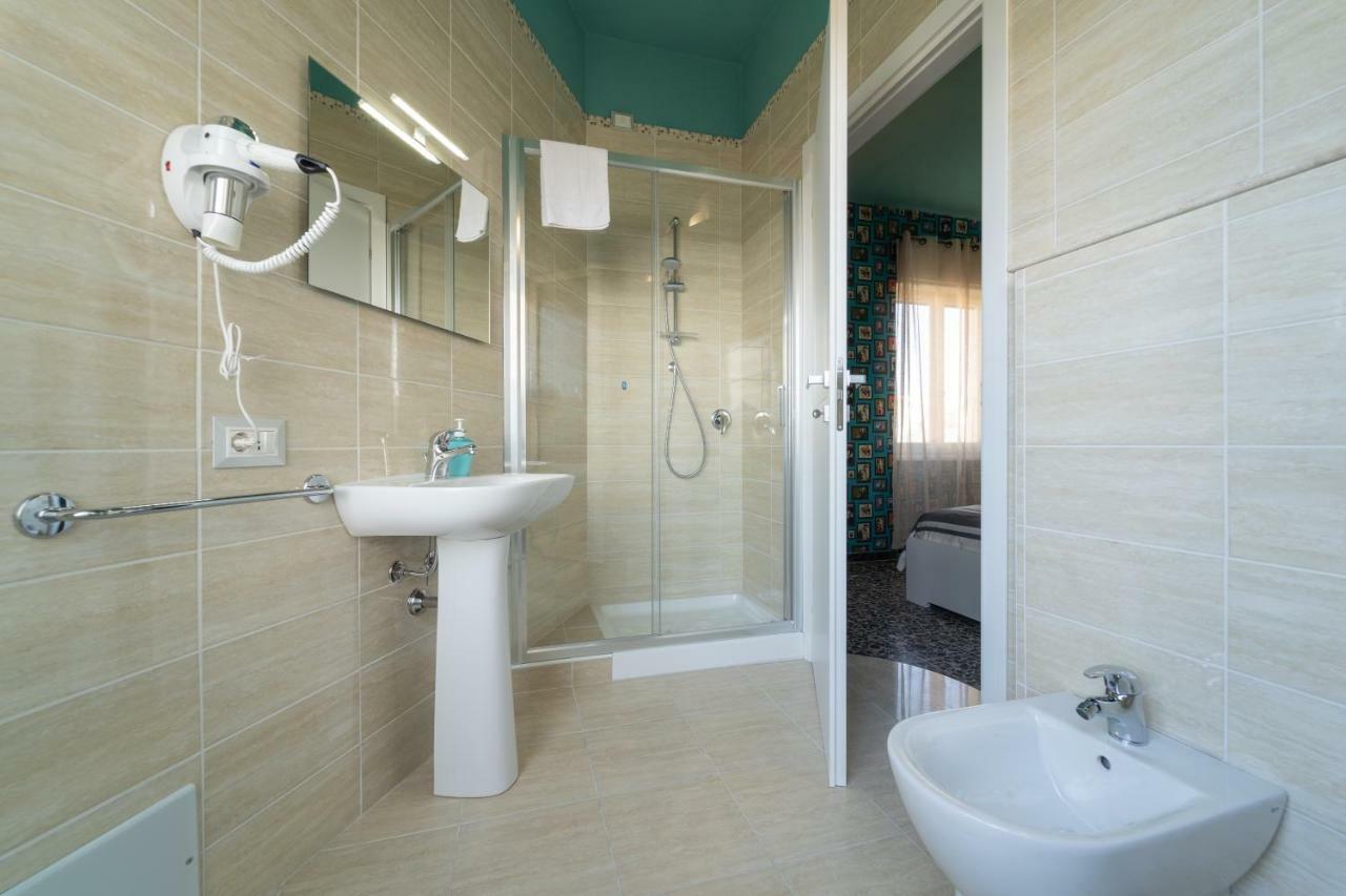 Budget Rooms Carbonazzi 17 Cagliari Exterior photo